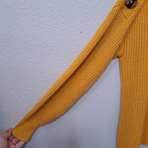 For The Republic Boatneck Chunky Yellow Sweater Large Button Boxy Size Medium - Picture 6 of 8